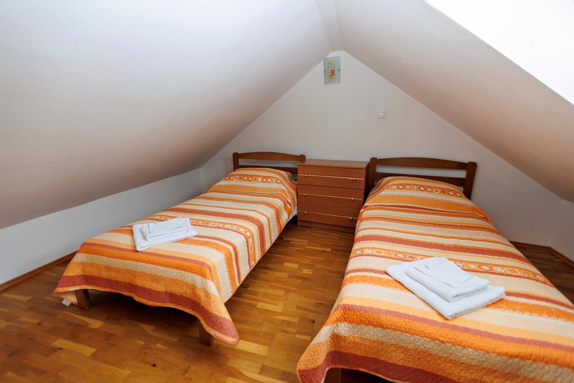 Apartments Baricevic Bol Exterior photo