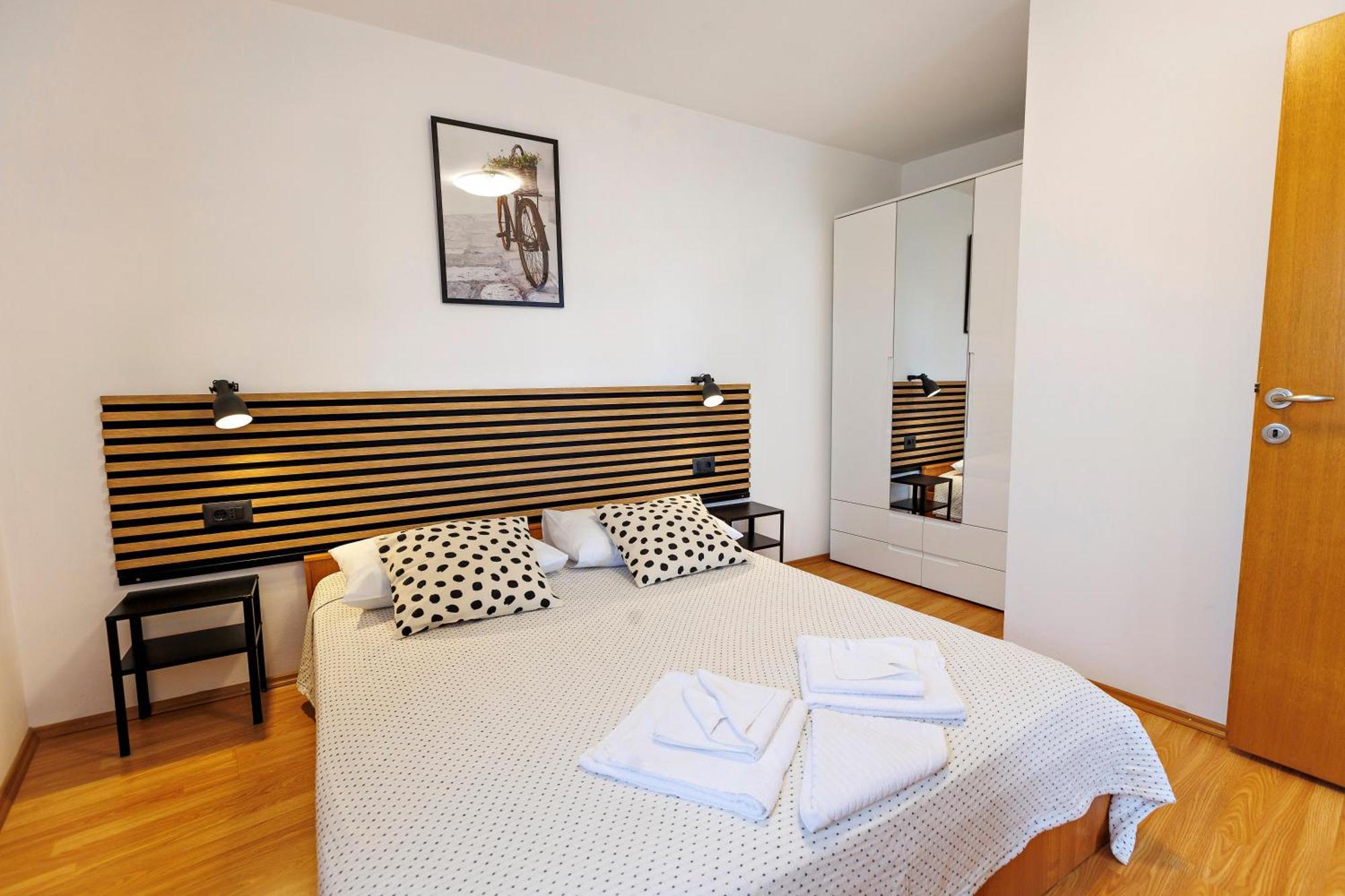 Apartments Baricevic Bol Exterior photo