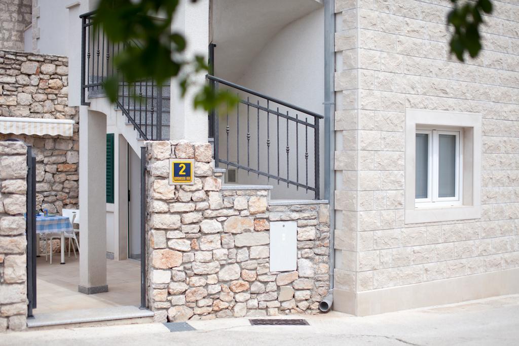 Apartments Baricevic Bol Exterior photo