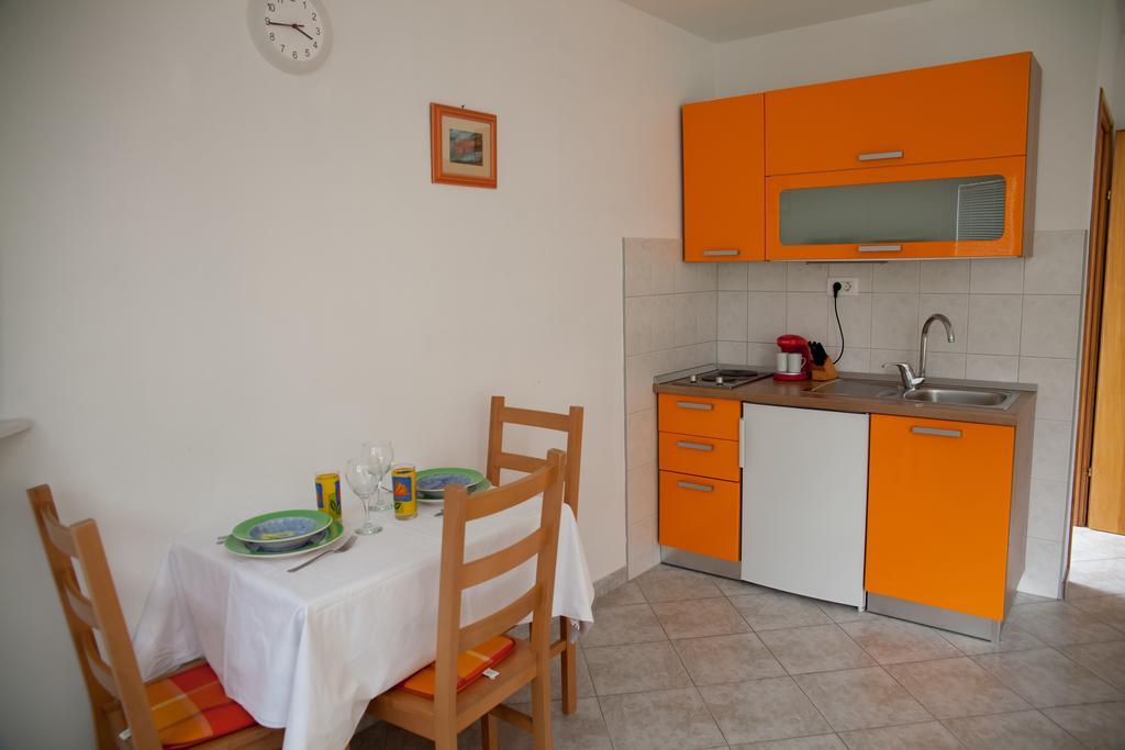 Apartments Baricevic Bol Exterior photo