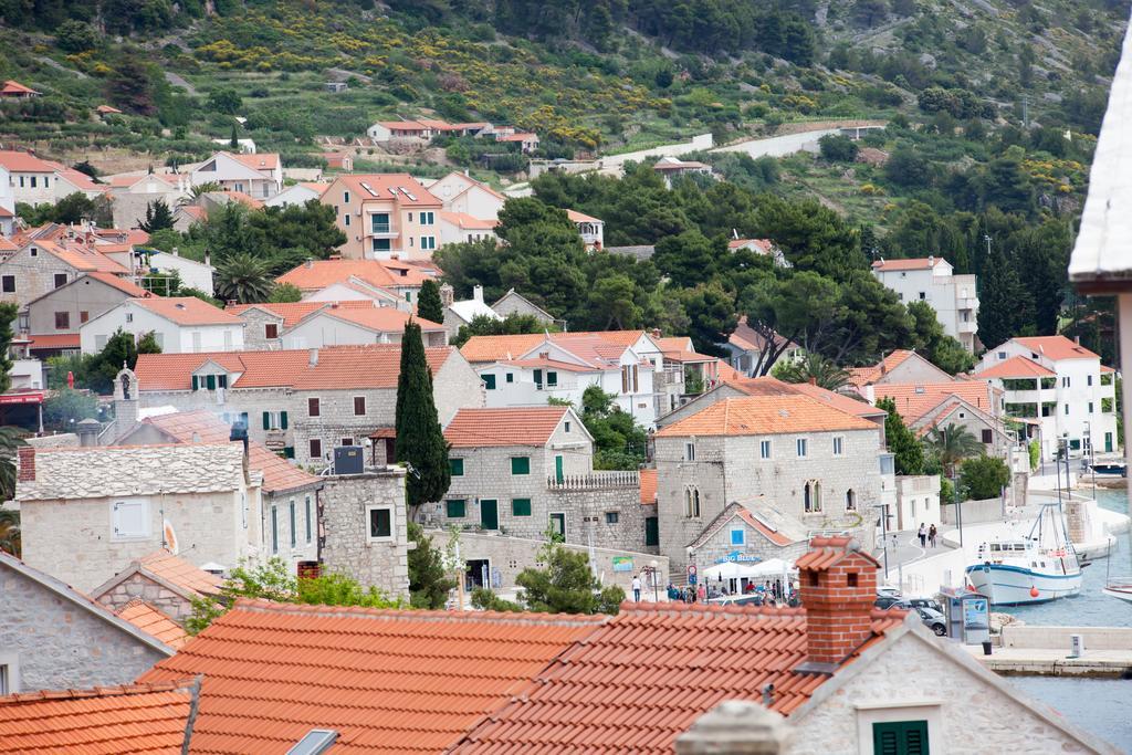 Apartments Baricevic Bol Exterior photo